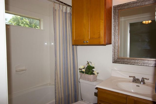 7304 S Glenn ST, Austin, TX 78744