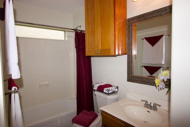 7304 S Glenn ST, Austin, TX 78744