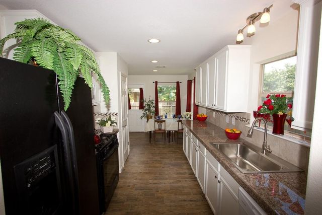 7304 S Glenn ST, Austin, TX 78744