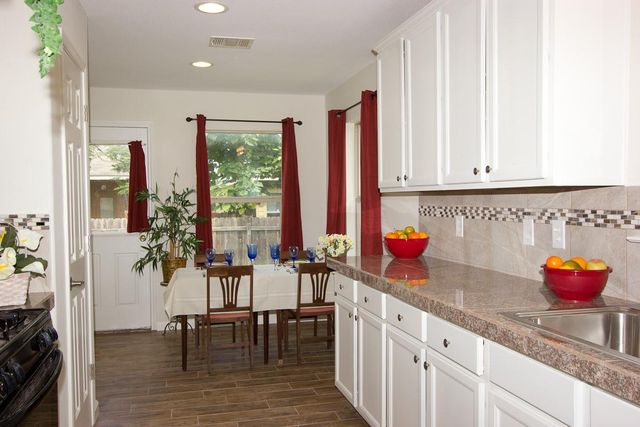 7304 S Glenn ST, Austin, TX 78744