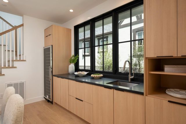 2615 Hillside Drive, Burlingame, CA 94010