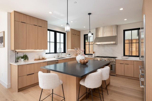 2615 Hillside Drive, Burlingame, CA 94010