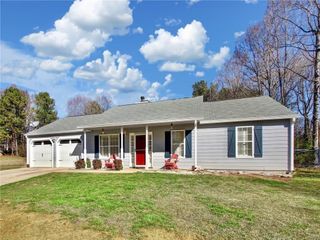 3840 Forsythia Way, Douglasville, GA 30135