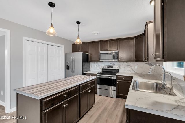 411 Cardinal Drive, Jacksonville, NC 28546