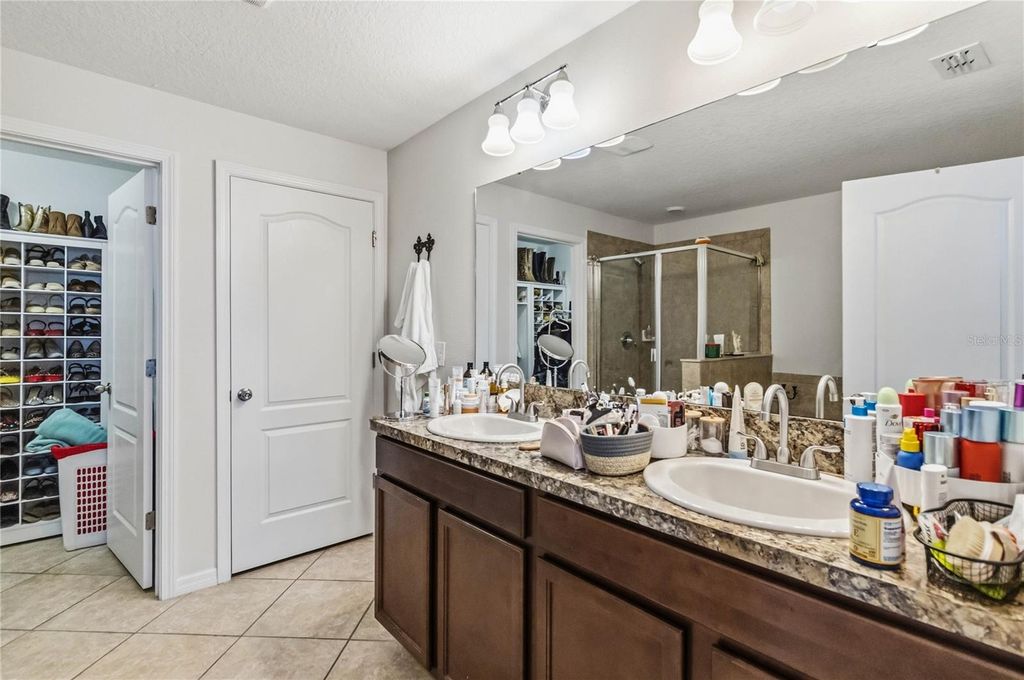 Image 27 of property listing at 3623 RODRICK CIRCLE, Orlando, FL 32824