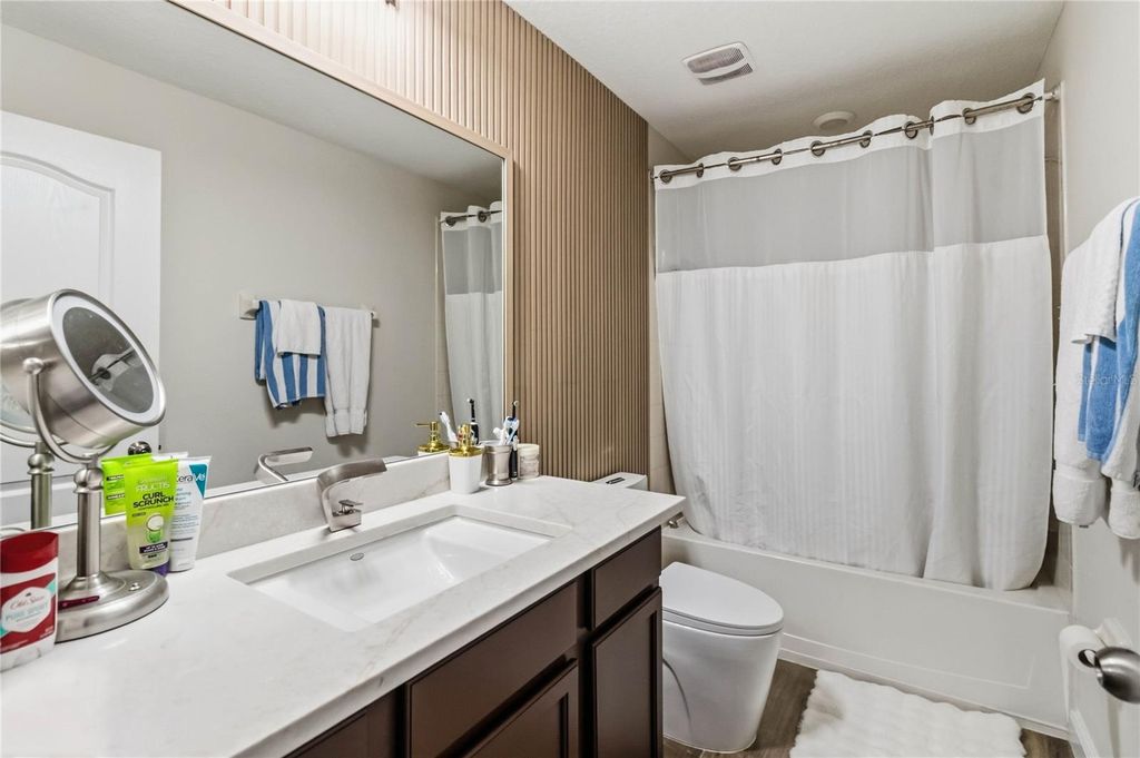 Image 34 of property listing at 3623 RODRICK CIRCLE, Orlando, FL 32824