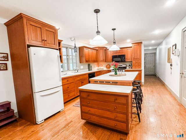 276 Stratton Brook Road, Simsbury, CT 06092