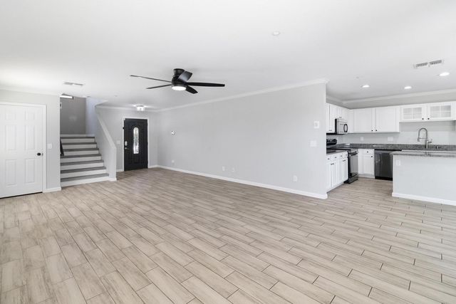 7500 E Deer Valley Road Unit 23, Scottsdale, AZ 85255