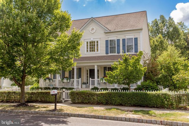 19 CROFT DR, Fountainville, PA 18923