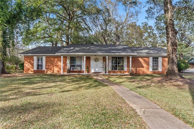 302 Hummingbird N Drive, Satsuma, AL 36572