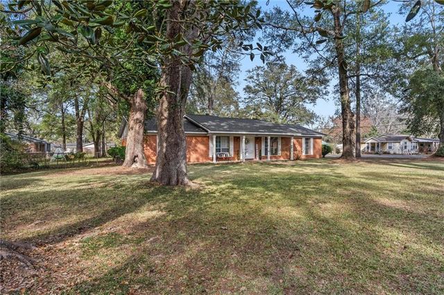 302 Hummingbird N Drive, Satsuma, AL 36572