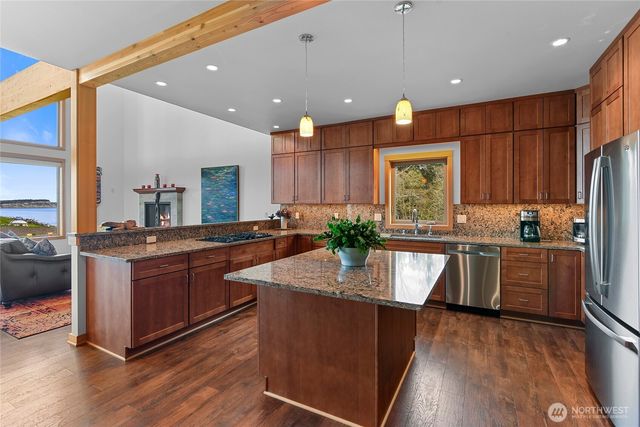 7618 NE Zachariasen Court, Hansville, WA 98340