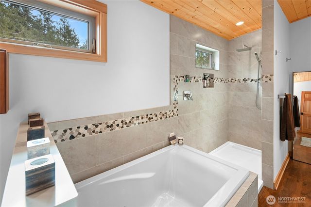 7618 NE Zachariasen Court, Hansville, WA 98340