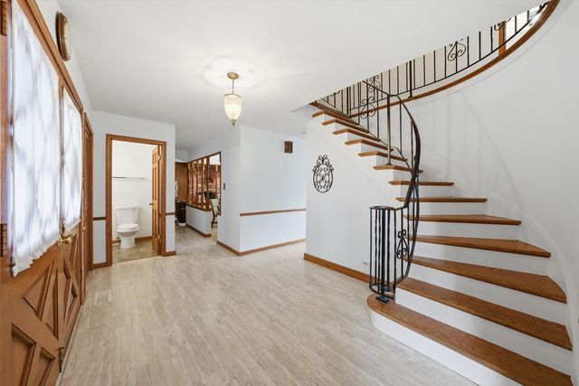 2919 Embassy Row, Flossmoor, IL 60422