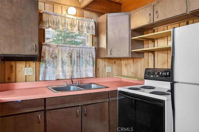 845 Villa Grove, Big Bear City, CA 92314