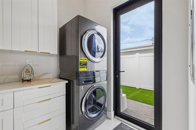 1304 SE 10th Terrace, Deerfield Beach, FL 33441