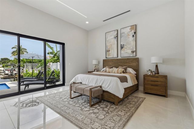 1304 SE 10th Terrace, Deerfield Beach, FL 33441