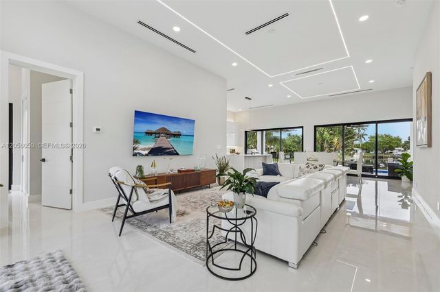 1304 SE 10th Terrace, Deerfield Beach, FL 33441