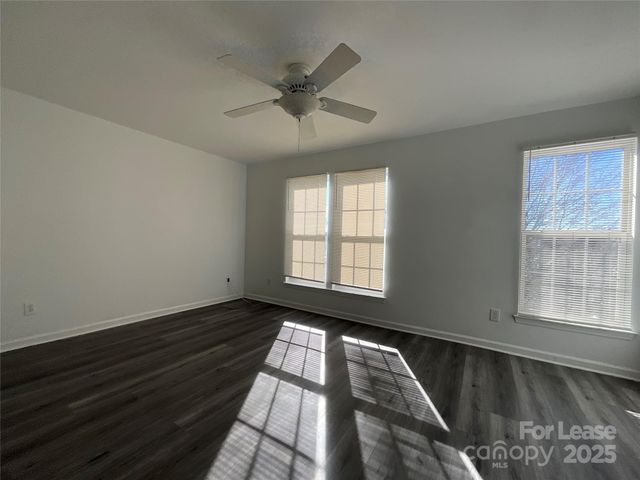 15709 Castle Watch Avenue, Charlotte, NC 28277