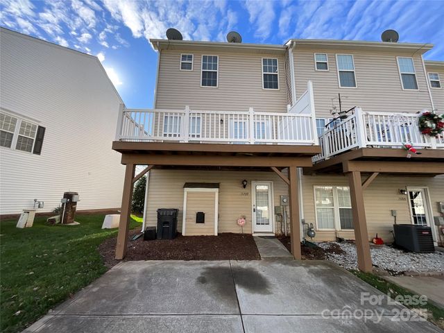 15709 Castle Watch Avenue, Charlotte, NC 28277