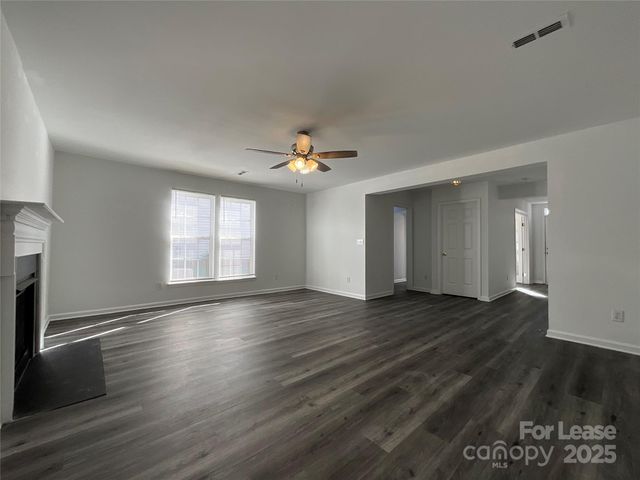 15709 Castle Watch Avenue, Charlotte, NC 28277