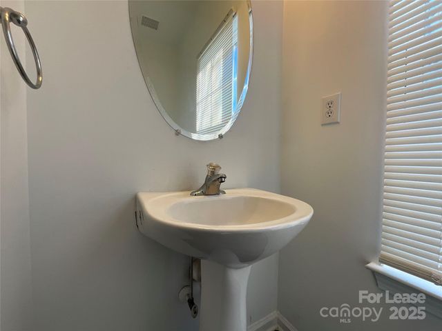 15709 Castle Watch Avenue, Charlotte, NC 28277