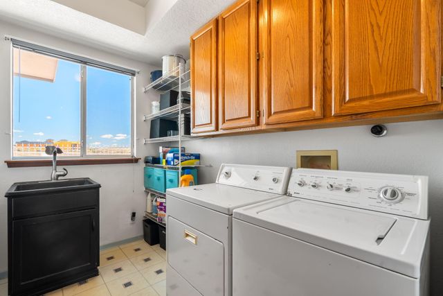 2869 Chessman Drive SE, Rio Rancho, NM 87124