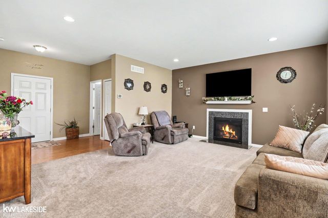 14228 Quail Run Drive, Sterling Heights, MI 48313
