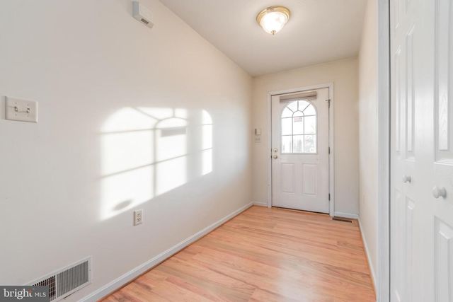 68 GRACE AVE, Martinsburg, WV 25404