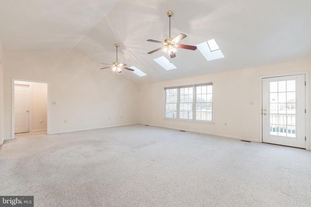 68 GRACE AVE, Martinsburg, WV 25404