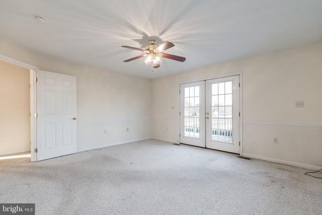 68 GRACE AVE, Martinsburg, WV 25404