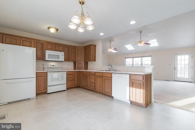 68 GRACE AVE, Martinsburg, WV 25404