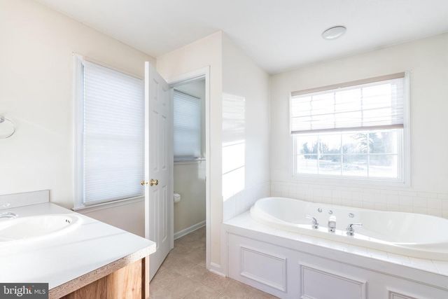 68 GRACE AVE, Martinsburg, WV 25404