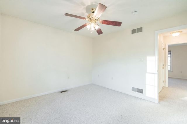 68 GRACE AVE, Martinsburg, WV 25404