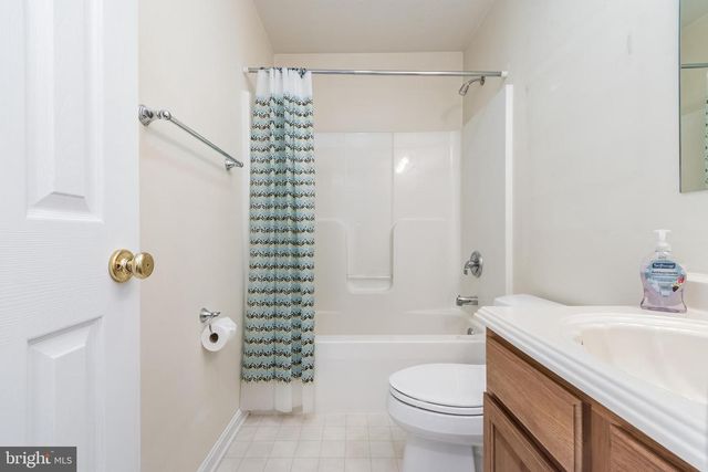 68 GRACE AVE, Martinsburg, WV 25404