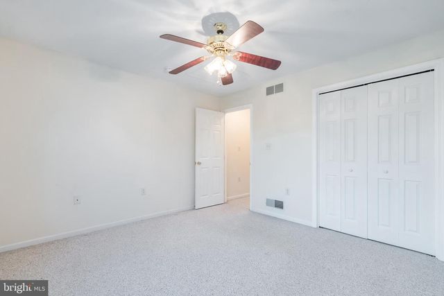 68 GRACE AVE, Martinsburg, WV 25404