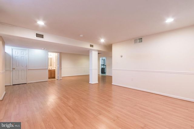 68 GRACE AVE, Martinsburg, WV 25404