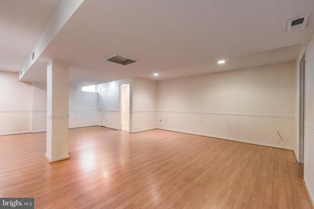 68 GRACE AVE, Martinsburg, WV 25404