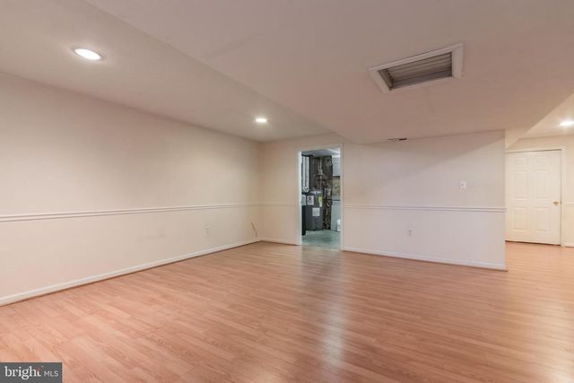 68 GRACE AVE, Martinsburg, WV 25404