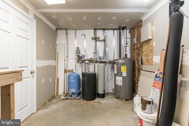 68 GRACE AVE, Martinsburg, WV 25404