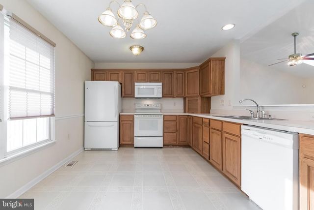 68 GRACE AVE, Martinsburg, WV 25404