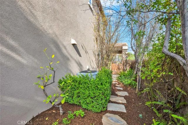 8 Versailles, Irvine, CA 92602