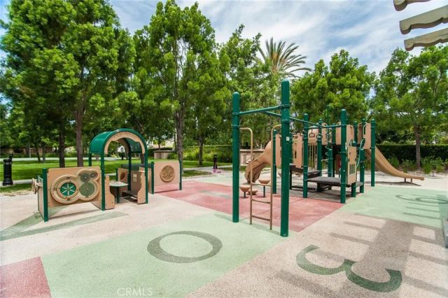 8 Versailles, Irvine, CA 92602