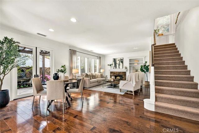 8 Versailles, Irvine, CA 92602