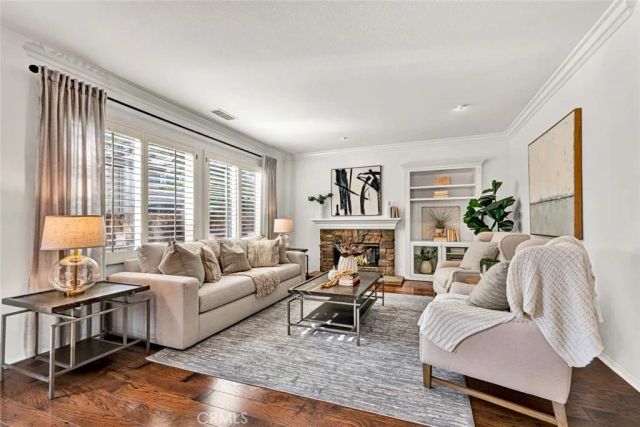 8 Versailles, Irvine, CA 92602