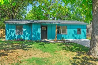 902 Skylark Drive, Arlington, TX 76010