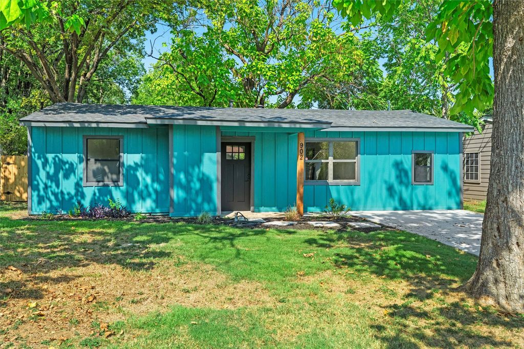 902 Skylark Drive, Arlington, TX 76010