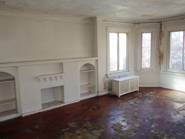 8223 S Ingleside Avenue, Chicago, IL 60619