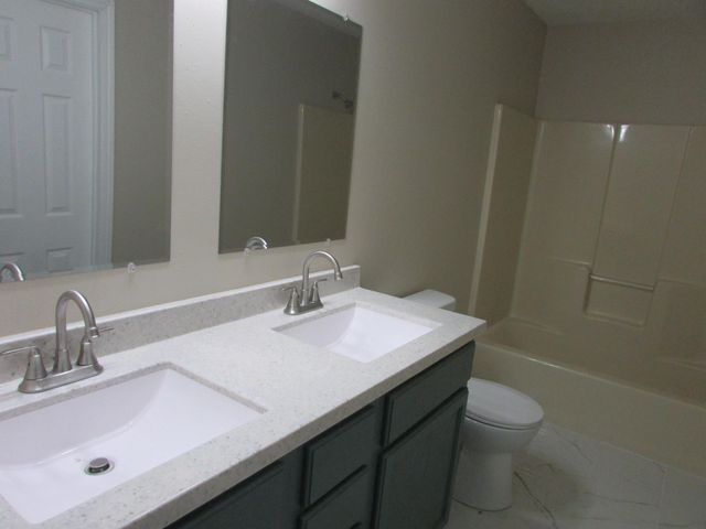 111 E Daleview Circle, Nixa, MO 65714