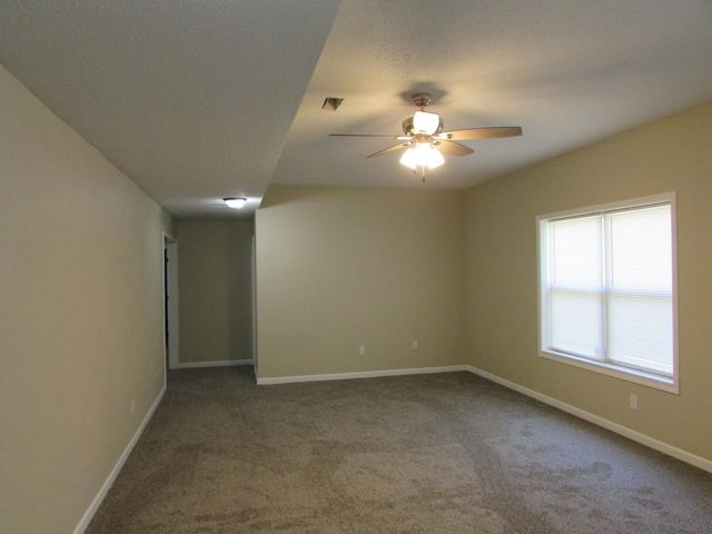 111 E Daleview Circle, Nixa, MO 65714